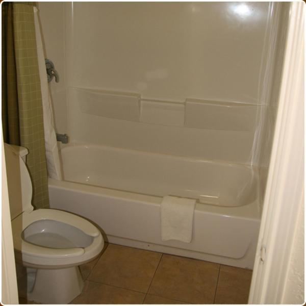 Relax Inn Bryan Room photo